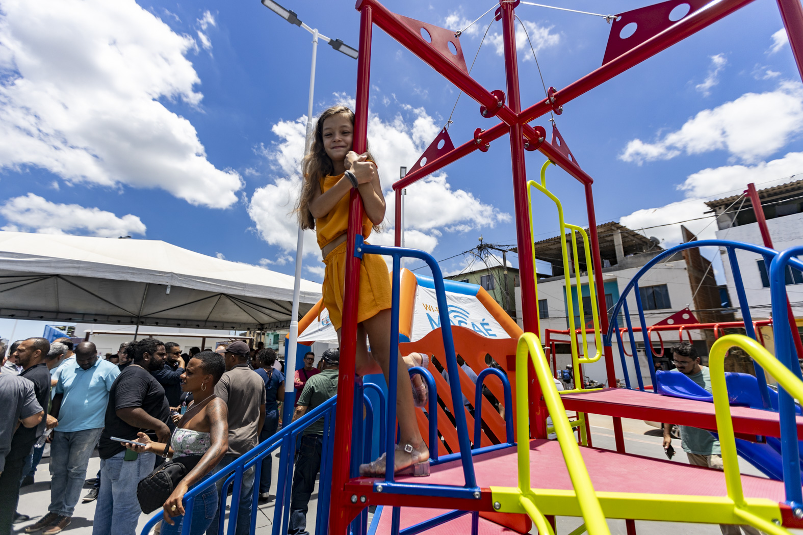 Governo realiza entrega de revitalização da Praça da Nova Holanda