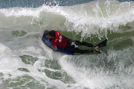 Atleta macaense conquista ouro no Bodyboard - RJNEWS