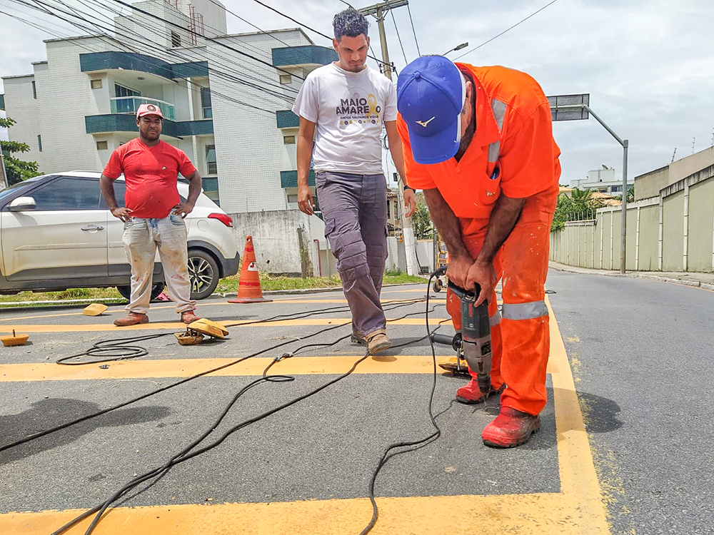 Comunidade uerjiana enfrenta falta de vagas e sinalização