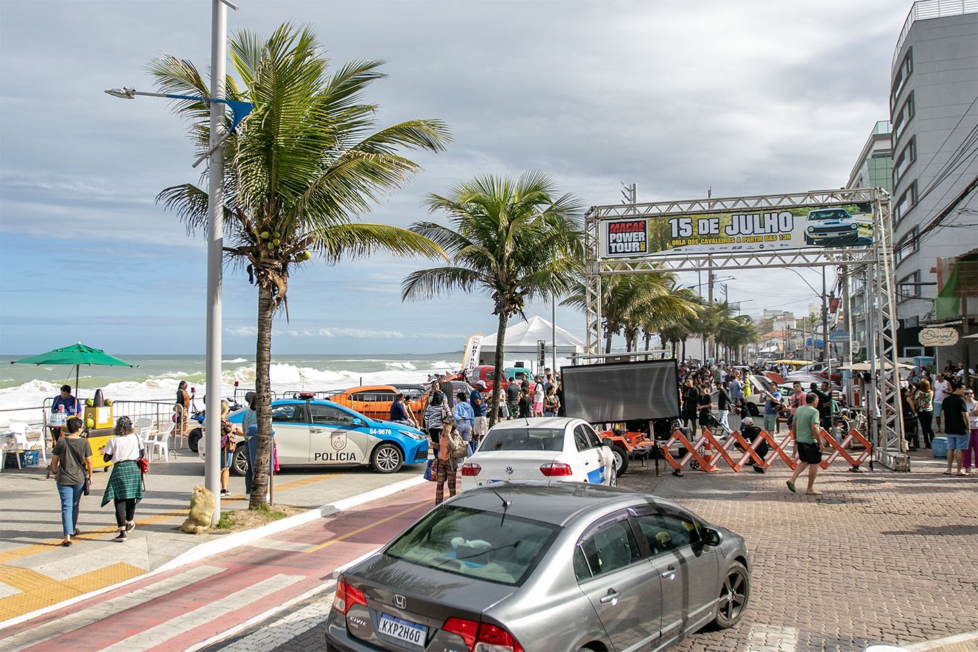 Léo o caminhão curioso. Carro de Polícia. Animação infantil. 