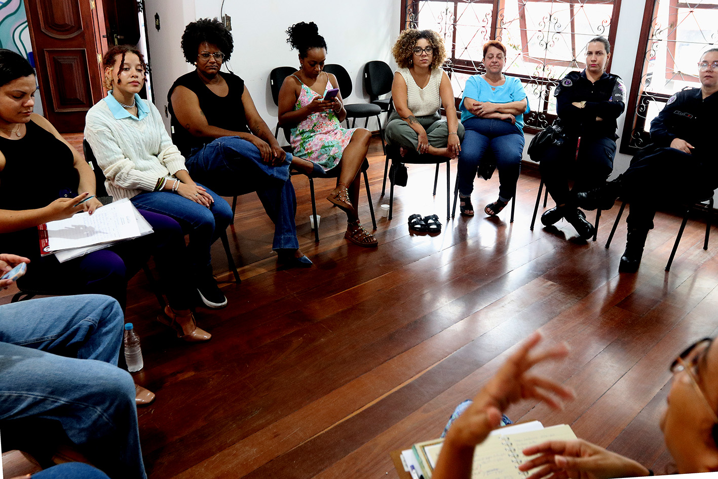 Sarau de poesias celebra a arte e a resistência feminina