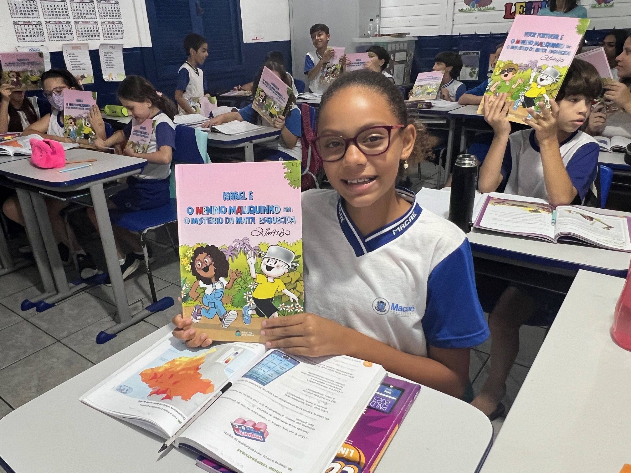 Alunos da Escola Municipal Dolores Garcia Rodriguez recebem tablets da prefeitura e premiação do Educacross