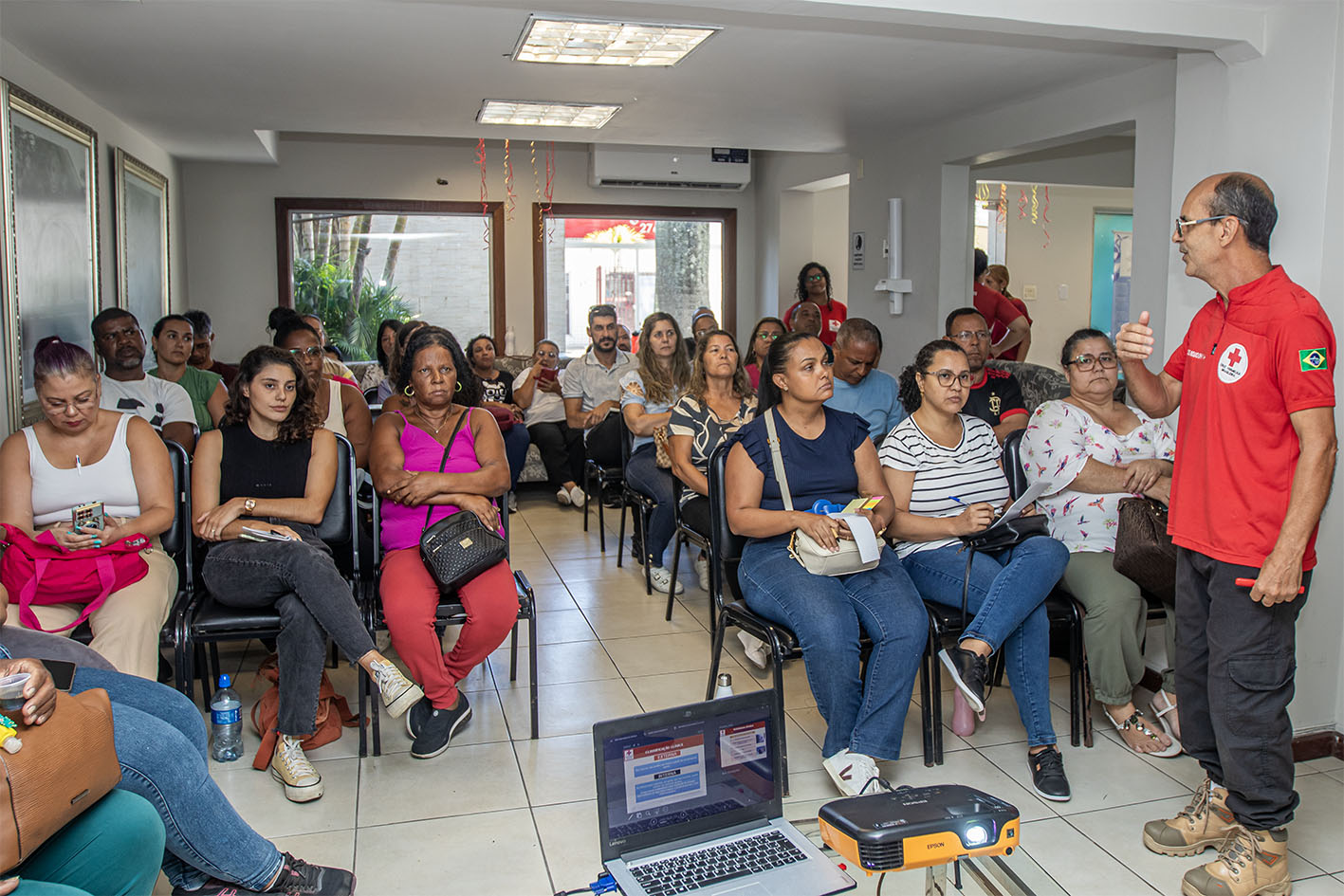 RH capacita mais uma turma de servidores para primeiros socorros