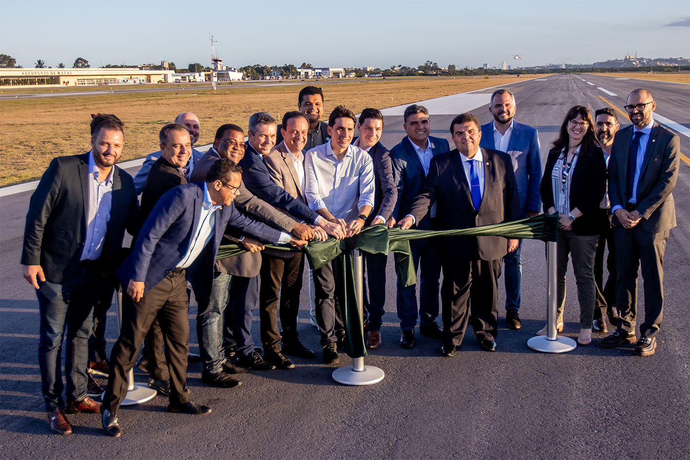 Macaé inaugura nova pista do aeroporto