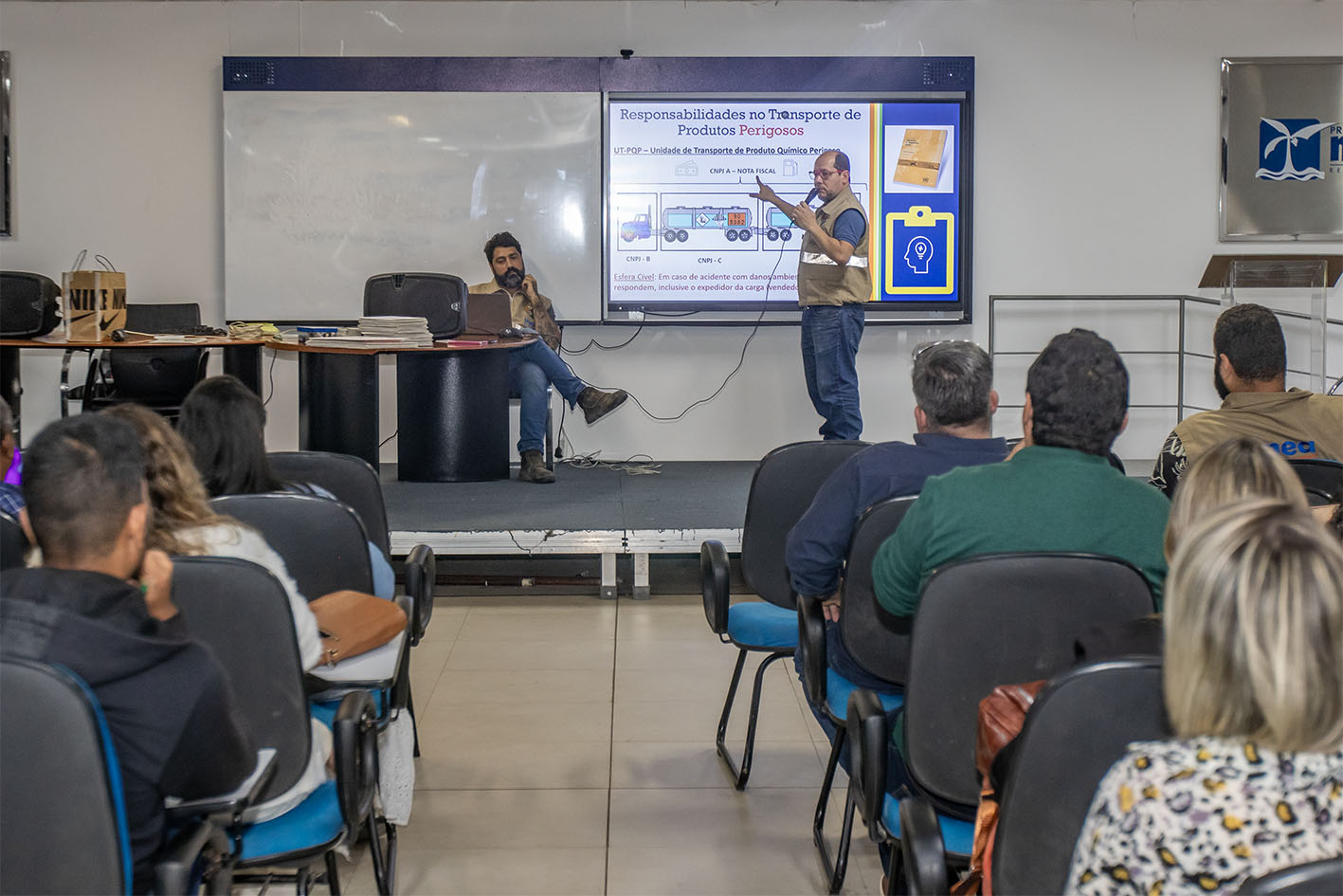 Capacitação aborda legislação e gestão de riscos em acidentes ambientais em Macaé