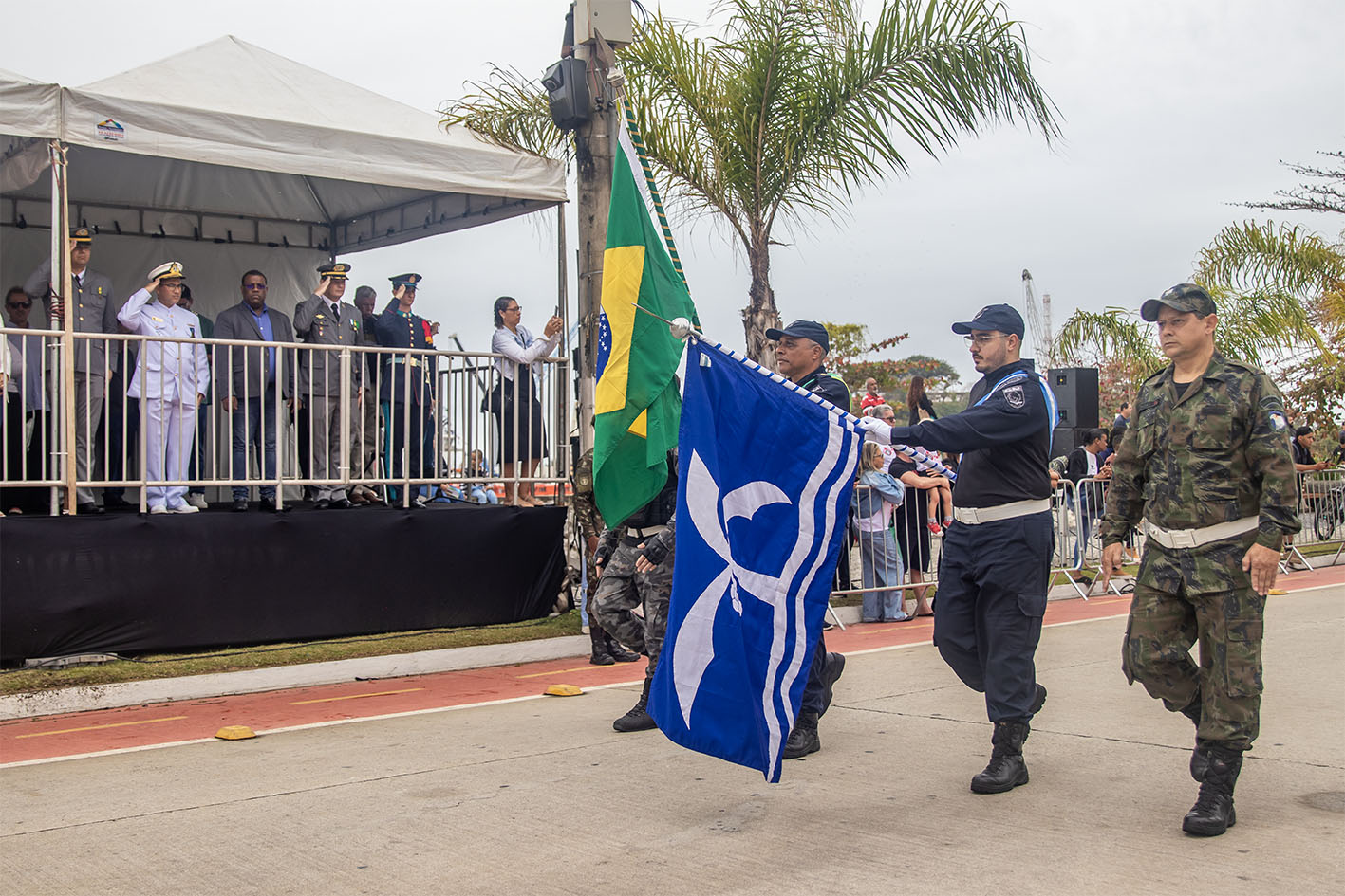 Tradicional desfile de 7 de setembro é realizado em Imbetiba
