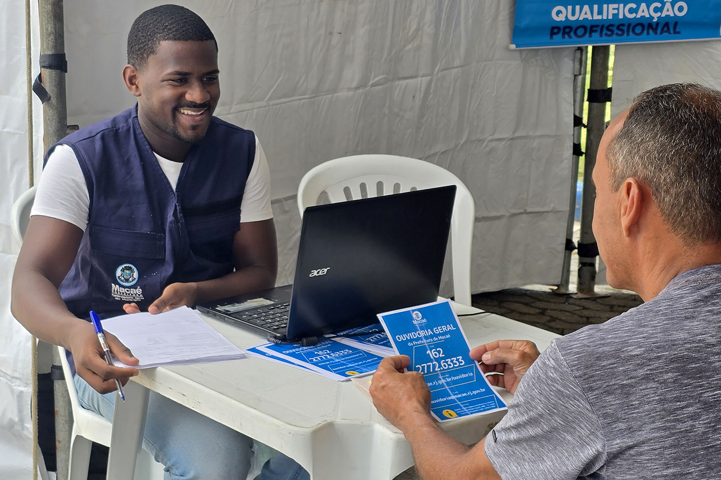 Empresas recrutam trabalhadores durante ação 'Prefeitura Presente' no Centro