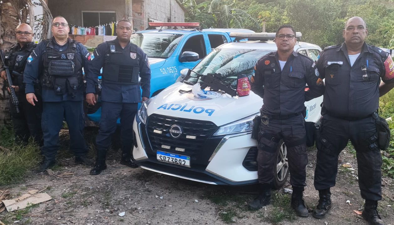 PROEIS Macaé intensifica policiamento na Serra e apreende drogas e simulacro de fuzil
