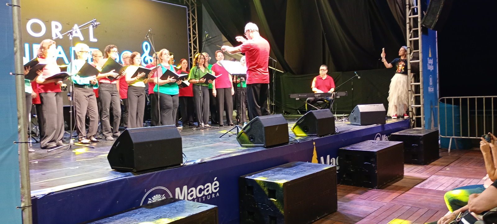 Orquestra Nova Aurora encanta na Vila do Papai Noel