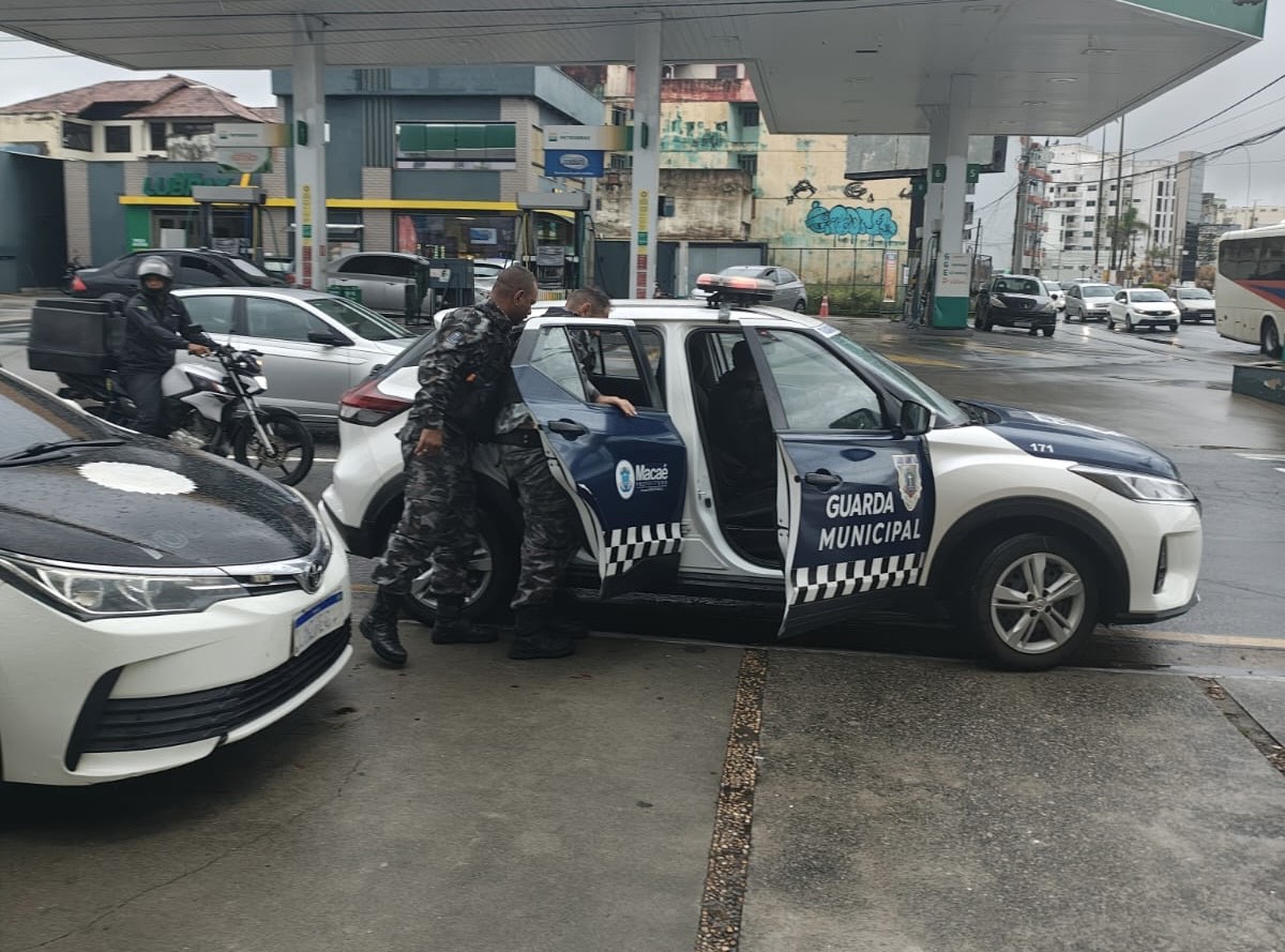 Guarda Municipal prende suspeito durante tentativa de furto em escola no Centro de Macaé