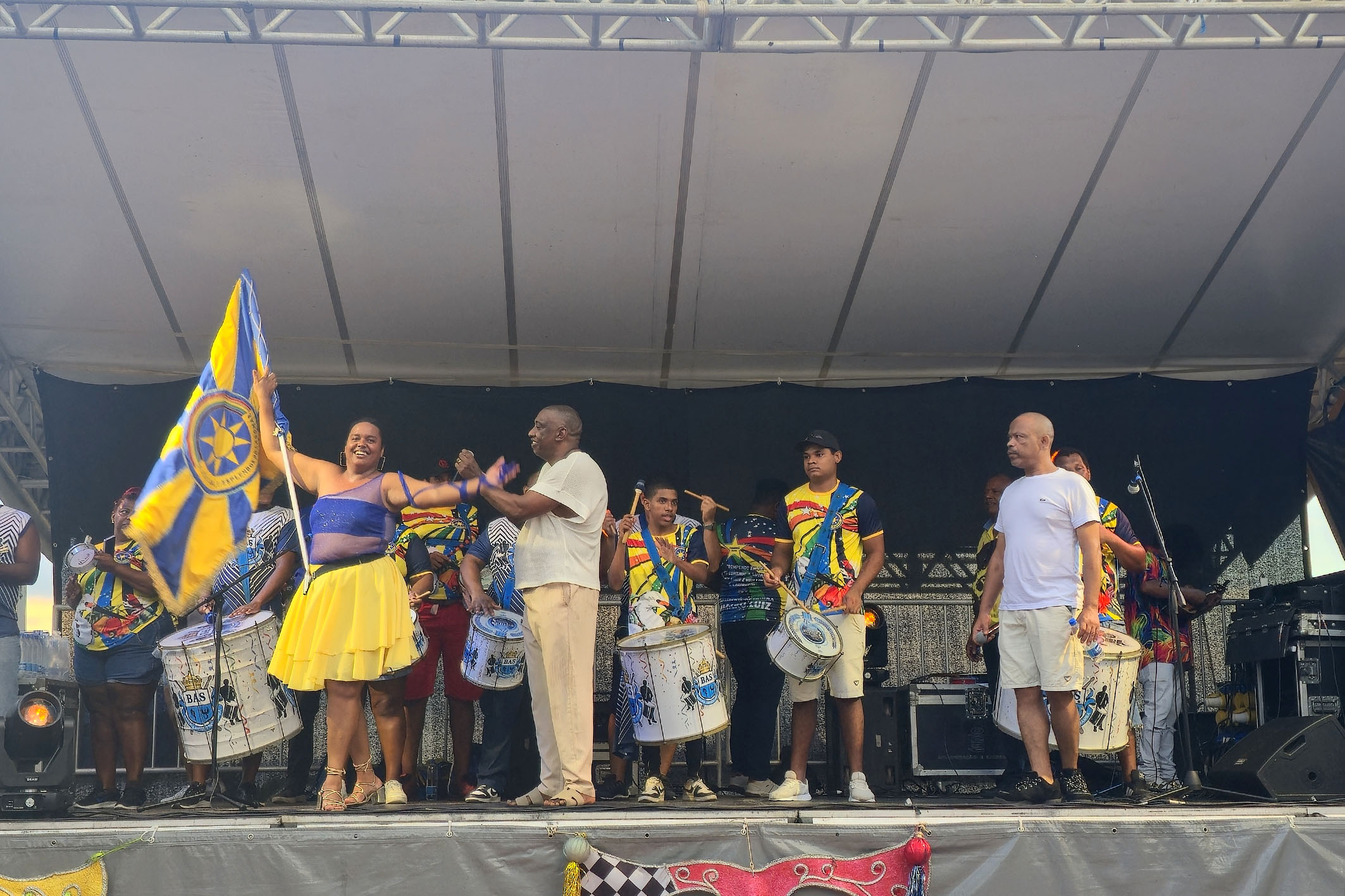 Carna Fest volta a movimentar a Imbetiba neste sábado com samba, rock e grandes atrações