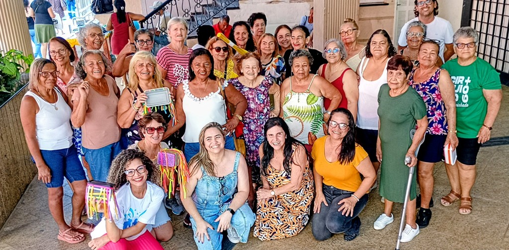 Oficina de customização de potes acontece no Centro Macaé de Cultura