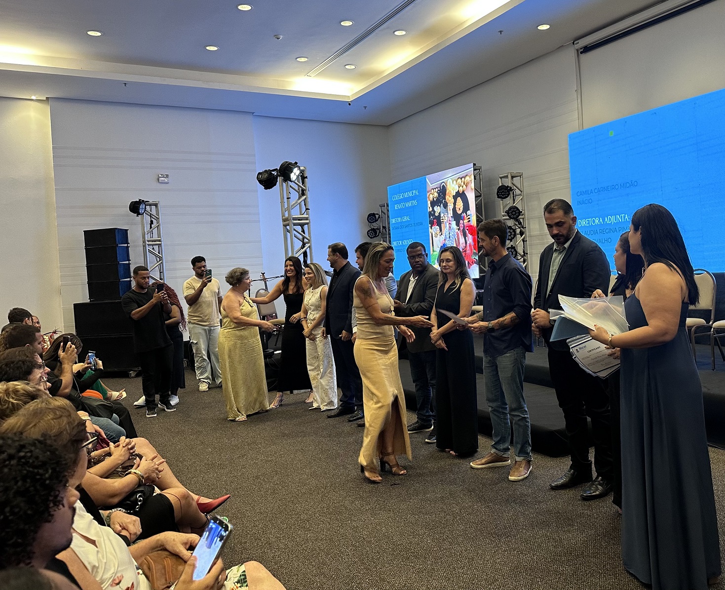 Rede municipal empossa diretores eleitos para o triênio 2026-2028