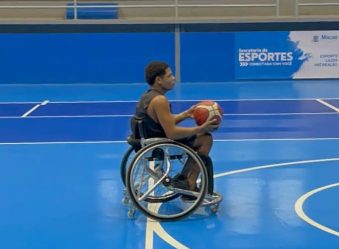 Com apenas 14 anos, atleta de Macaé é convocado para treinamento da Seleção Brasileira de Basquete em Cadeira de Rodas