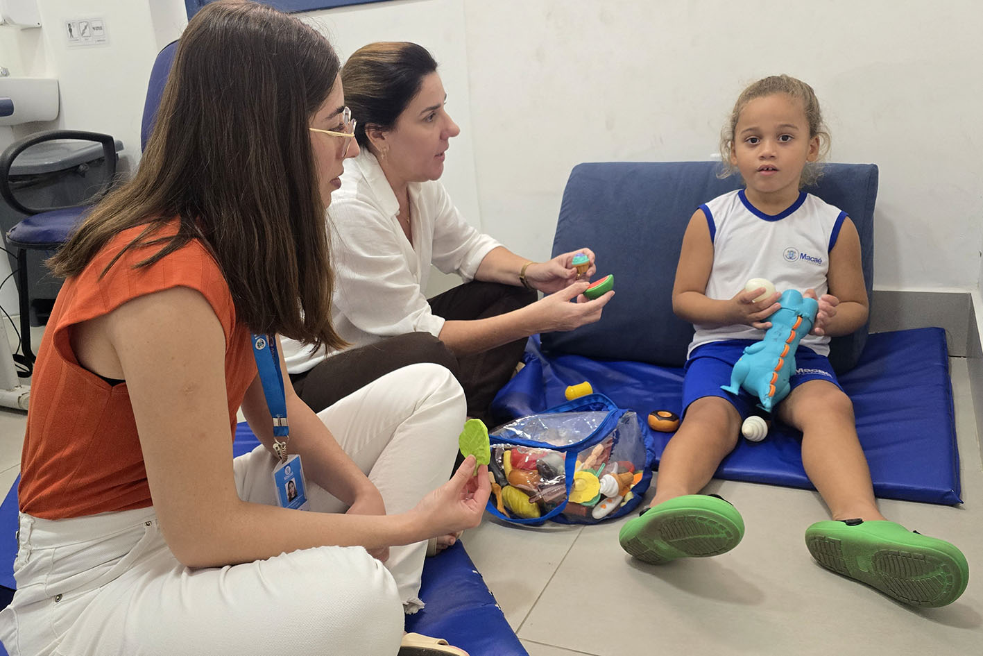 Laços que cuidam: Clínica do Autista orienta famílias em encontros no mês de conscientização sobre o TEA