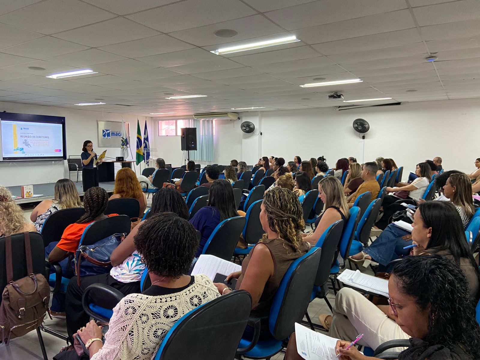 Superintendência Pedagógica reúne diretores para alinhar ações e avaliar desempenho da rede municipal