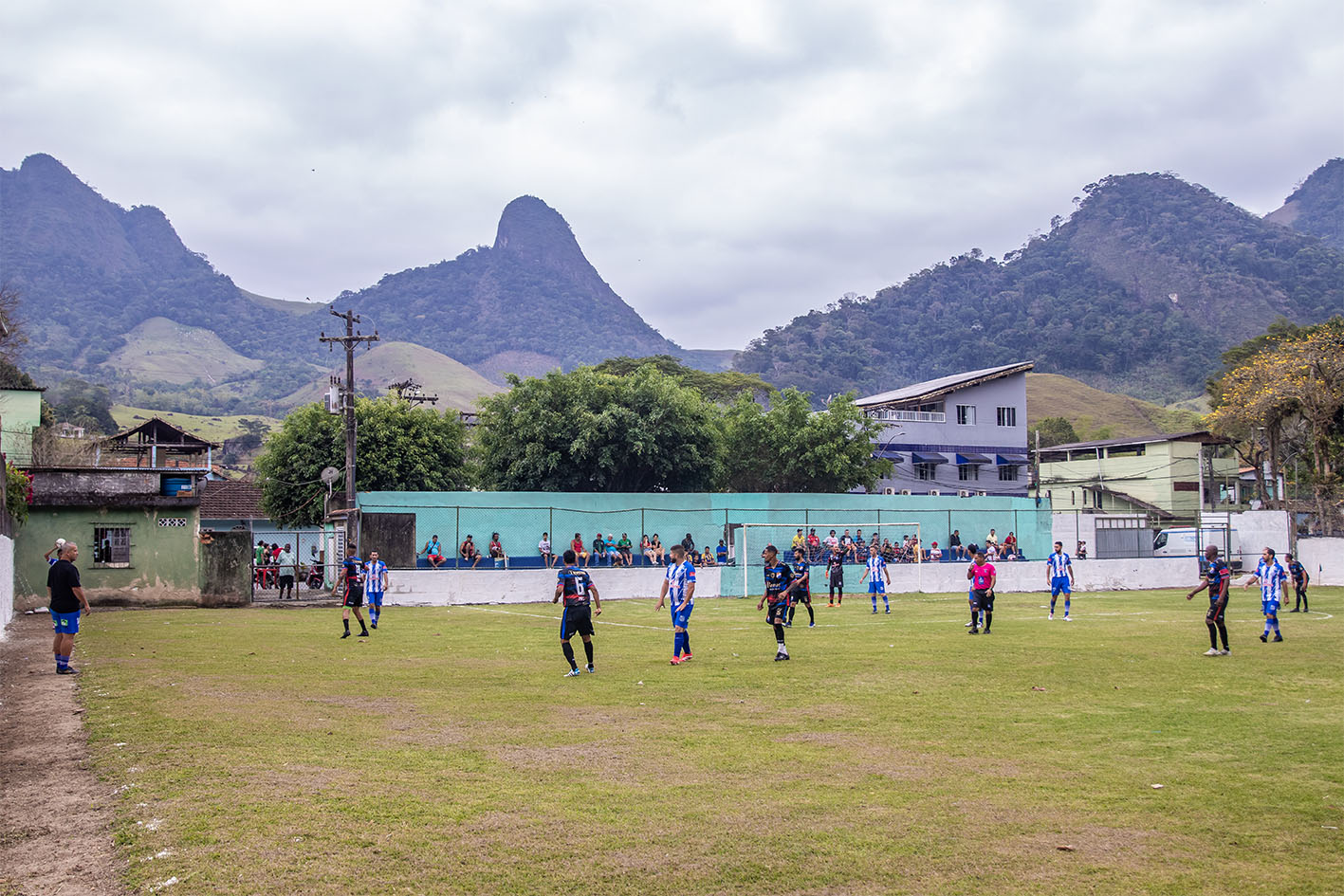 Agenda esportiva: Futebol, Vôlei e Automobilismo agitam o feriadão
