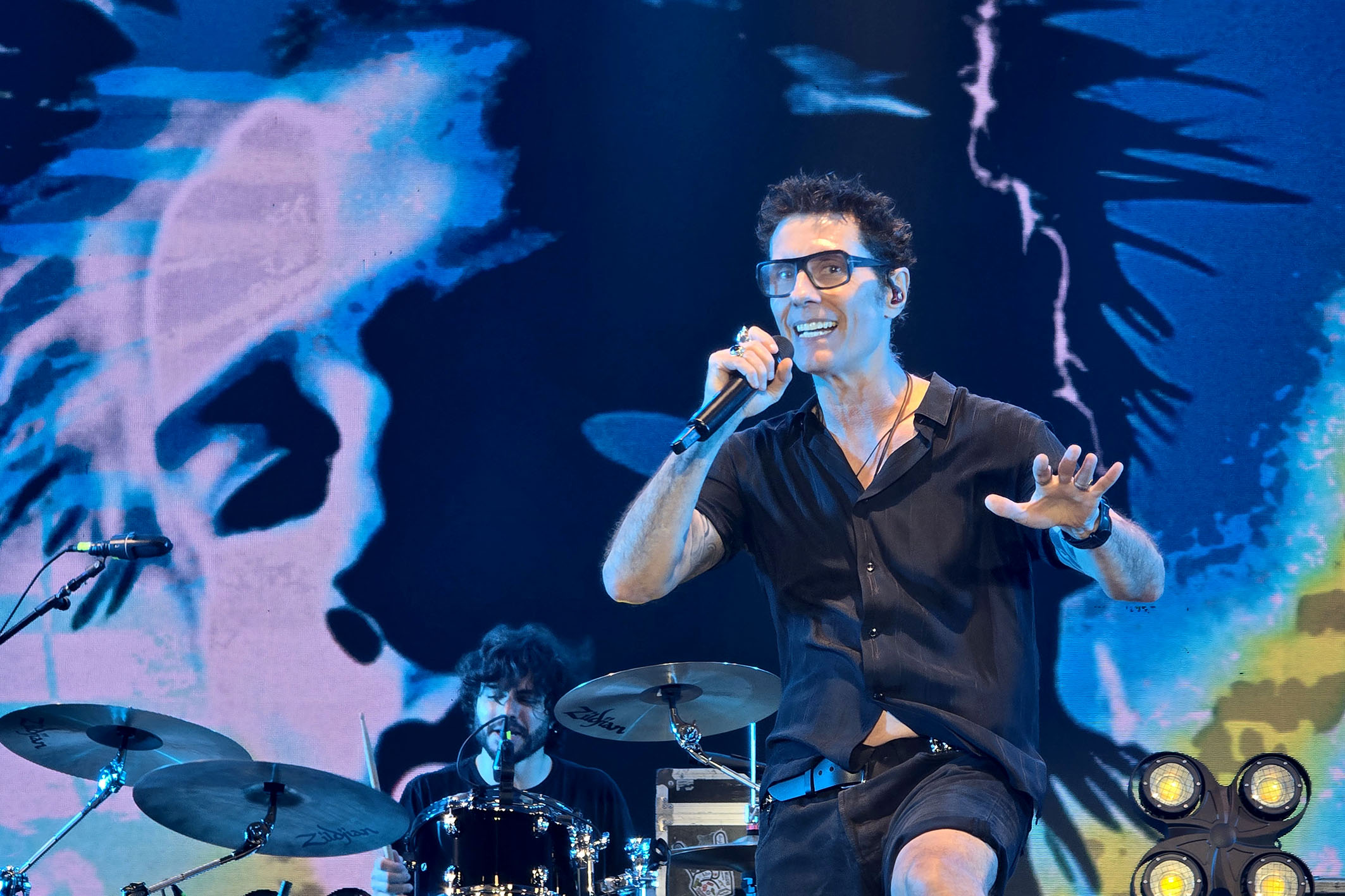 Capital Inicial une gerações com show histórico no Macaé Moto Week